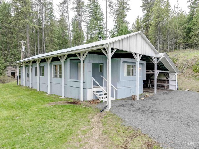 view of outbuilding
