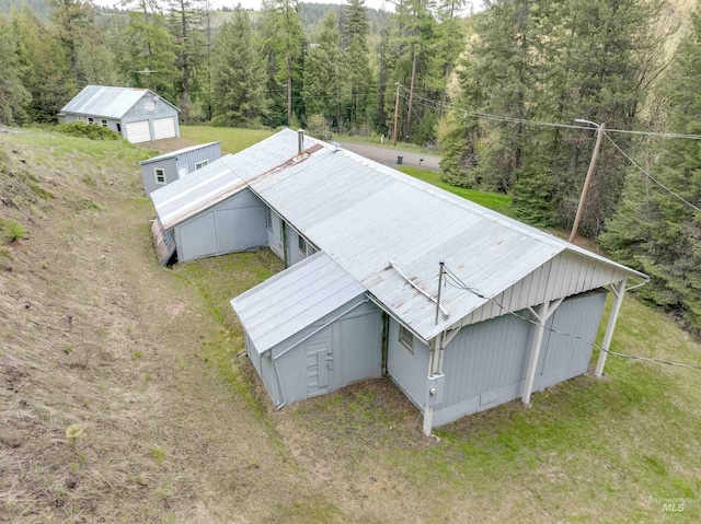 bird's eye view with a forest view