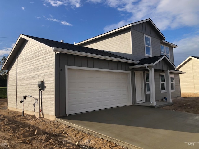 view of front of house featuring a garage