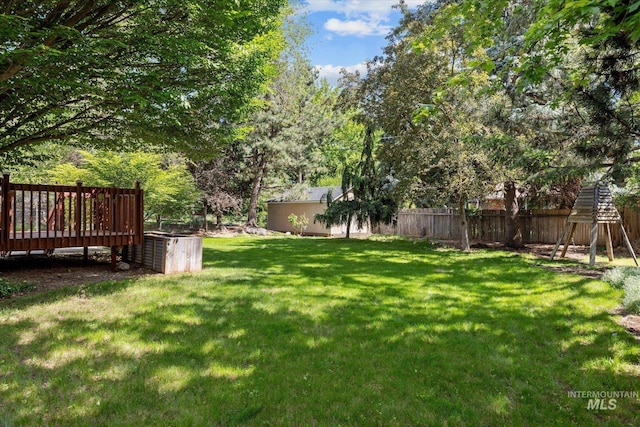 7313 W Court Ave, Boise, ID 83704 - view of yard with a wooden deck