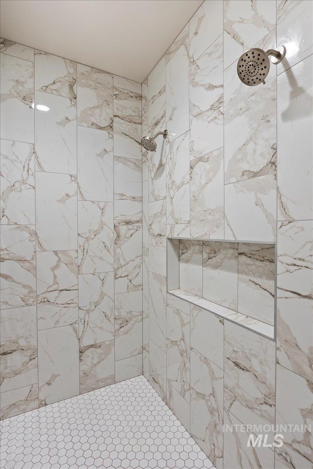 3119 Crescent Moon Rd, Twin Falls, ID 83301 - bathroom featuring tiled shower