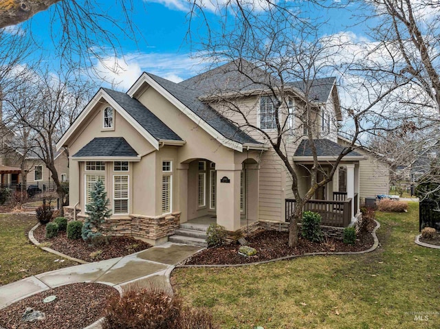 view of front of house with a front lawn