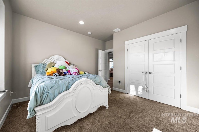 view of carpeted bedroom