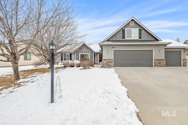 view of front of house featuring a garage