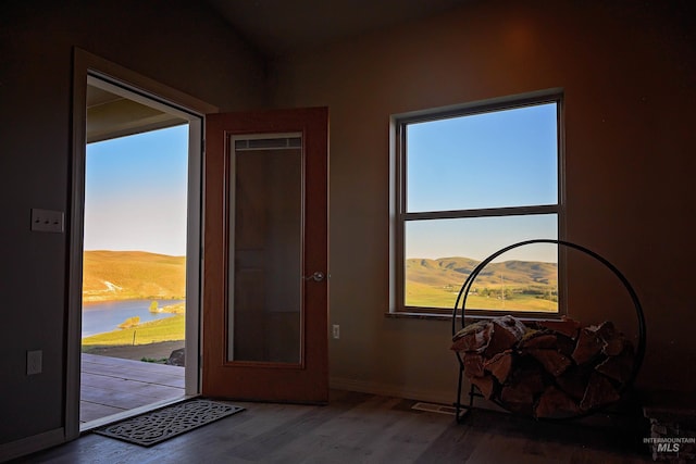 1190 Devils Elbow Rd, Weiser, ID 83672 - foyer with wood finished floors and baseboards