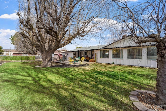 view of yard featuring a patio