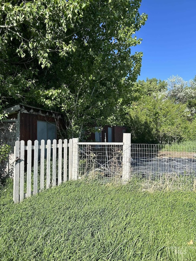 1614 E 1800 S, Gooding, ID 83330 - view of yard