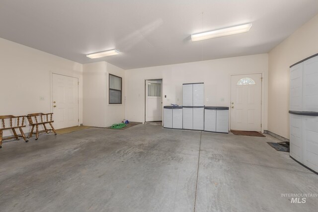 1245 SW 3rd Ave, Ontario, OR 97914 - view of garage