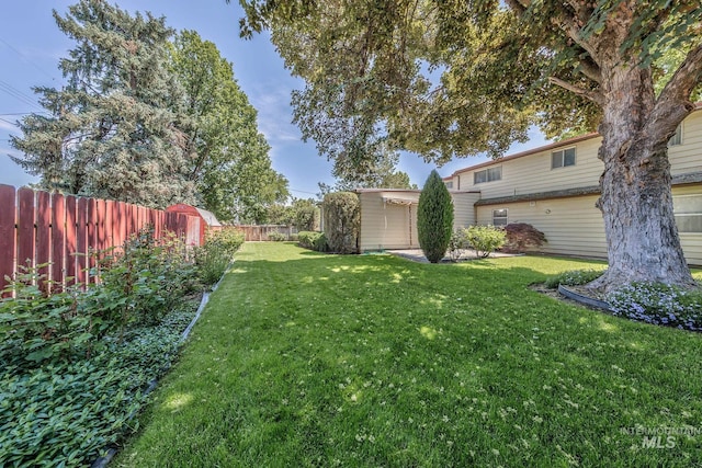 1245 SW 3rd Ave, Ontario, OR 97914 - view of yard featuring an outdoor structure