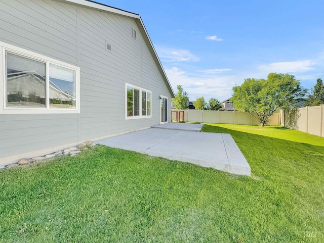 5394 N Elmstone Ave, Meridian, ID 83646 - rear view of property with a patio area