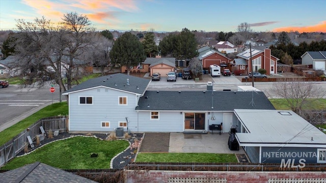 birds eye view of property featuring a residential view