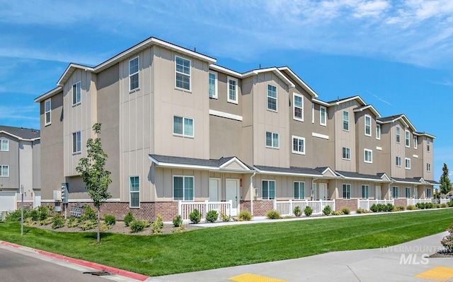 4044 W Ski Jump Ln, Meridian, ID 83642 - view of property featuring a residential view