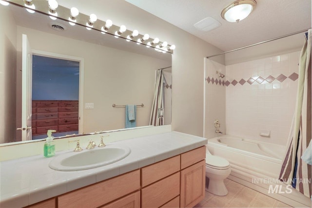3283 Willow Cir, Twin Falls, ID 83301 - bathroom featuring shower / bathtub combination with curtain and vanity