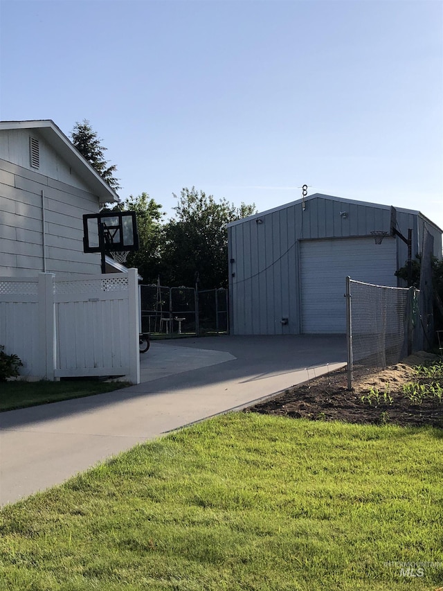 2726 Fairmont Dr, Burley, ID 83318 - gate featuring an outbuilding