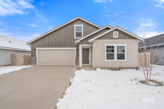 view of front of house featuring a garage