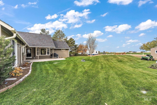 view of yard with a patio