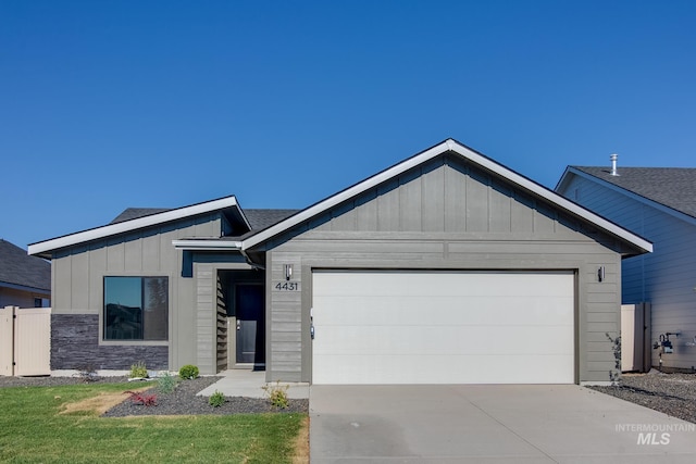 view of front of home featuring a garage