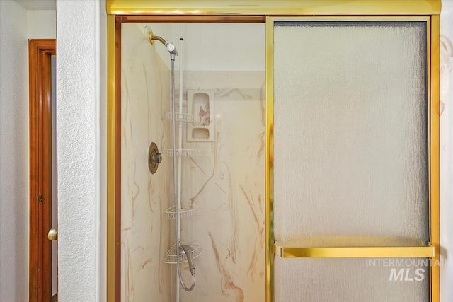 16476 Ustick Rd, Caldwell, ID 83607 - full bathroom featuring a marble finish shower