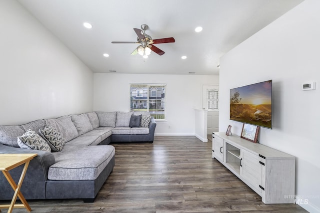living area with dark wood-style flooring, baseboards, a ceiling fan, and recessed lighting