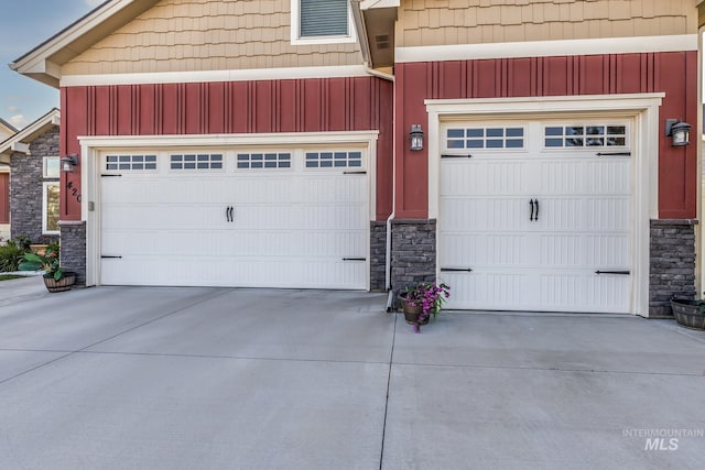 420 Poppy St, Fruitland, ID 83619 - garage featuring concrete driveway