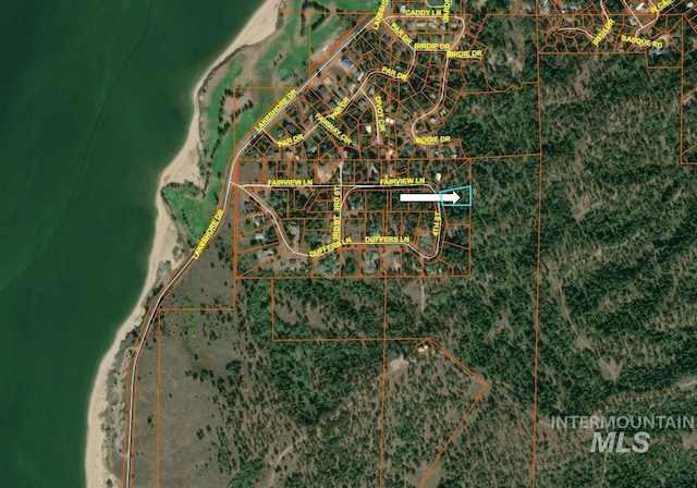 236 4th St, Cascade, ID 83611