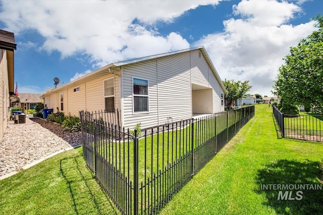 431 N David Frost St, Nampa, ID 83651 - view of side of property