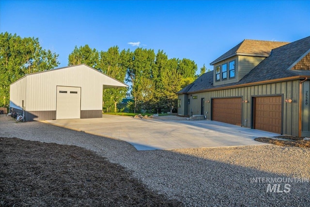25580 Gooseberry Ln, Caldwell, ID 83607 - garage with concrete driveway