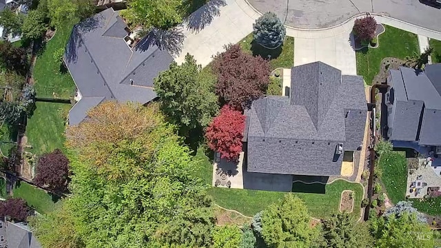 drone / aerial view featuring a residential view