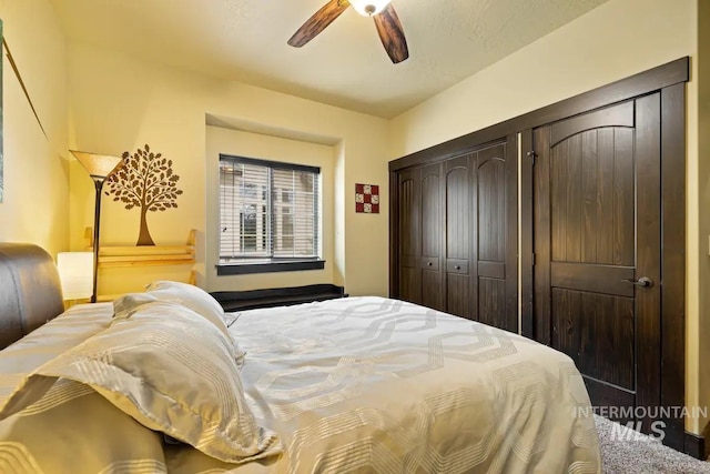 bedroom featuring ceiling fan