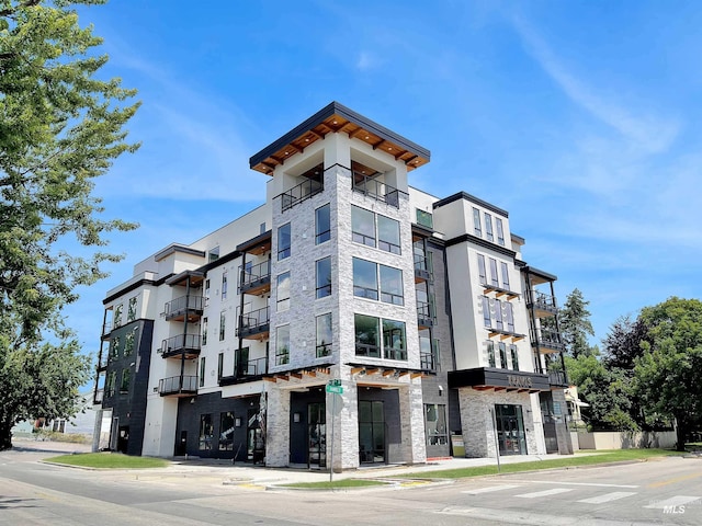 1620 W Bannock St # 303, Boise, ID 83702 - view of apartment building / complex