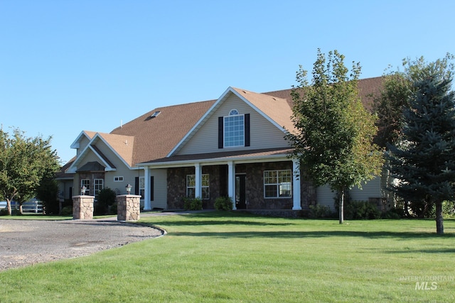 view of front of property with a front yard