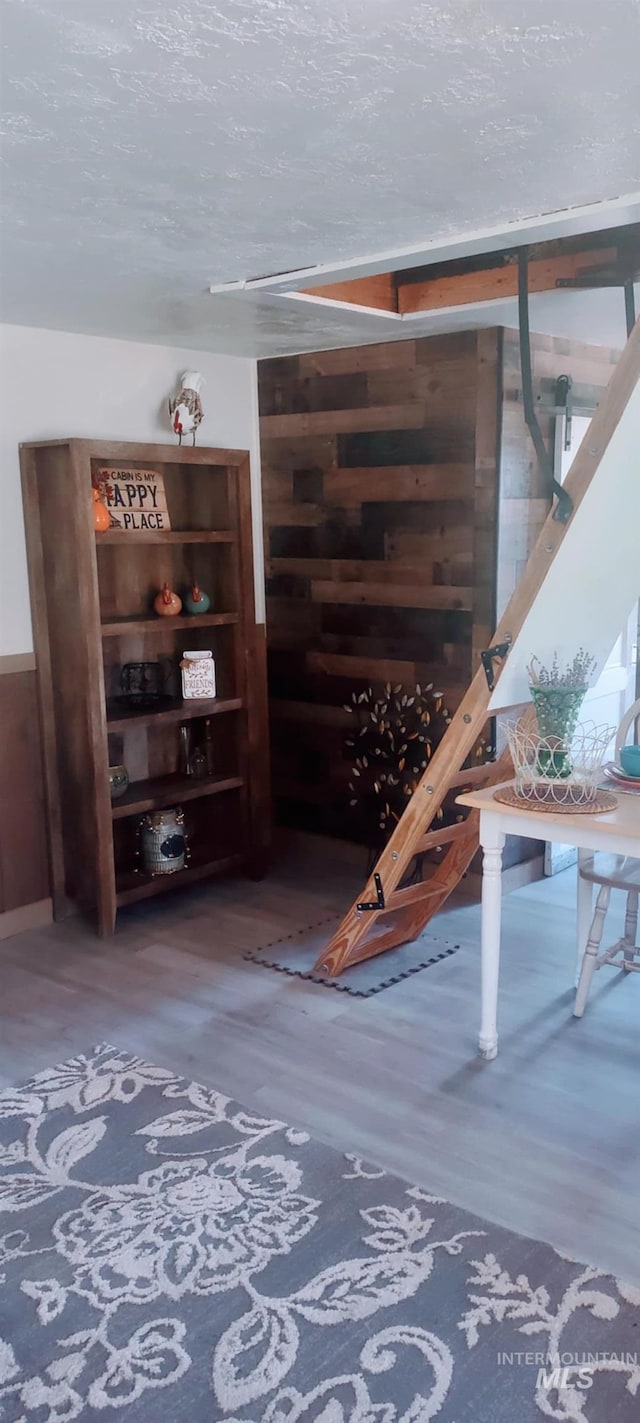 11 Turner Cir, Boise, ID 83716 - interior space featuring wood finished floors and a textured ceiling