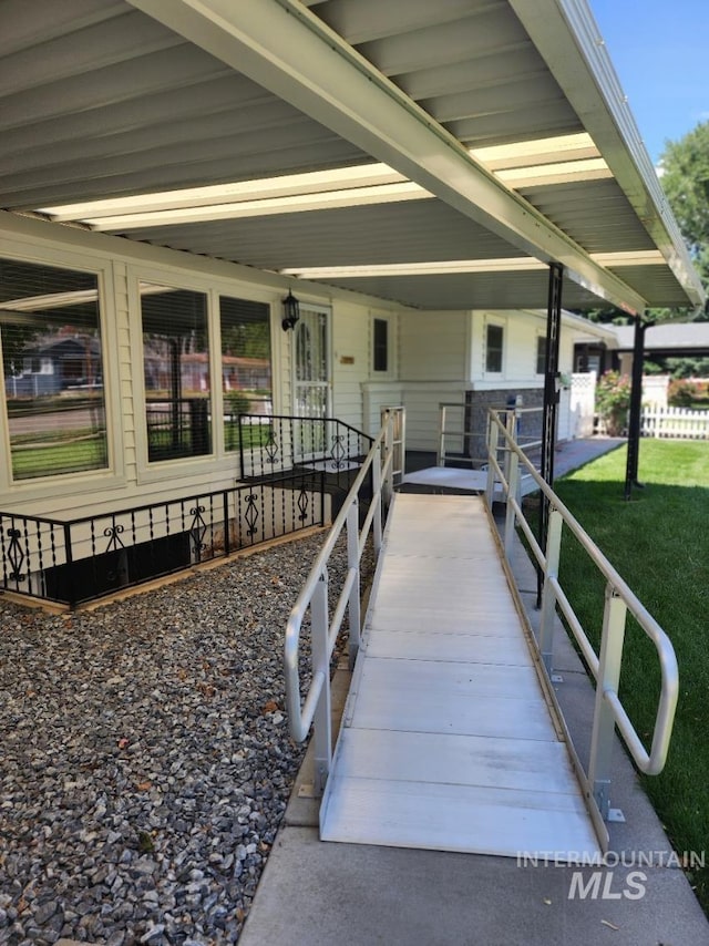 855 N 9th E, Mountain Home, ID 83647 - covered porch featuring a lawn