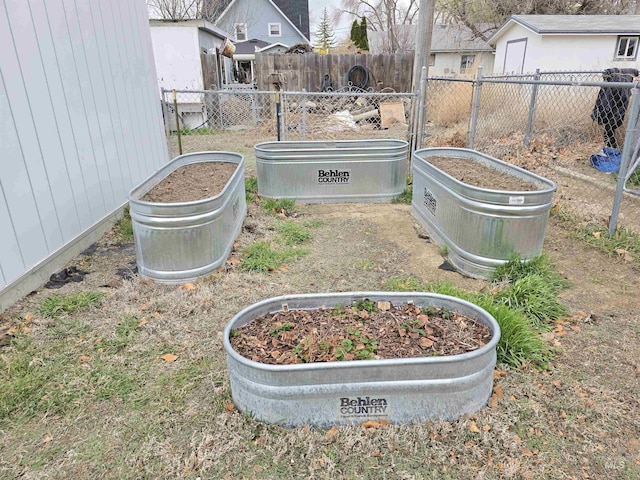 701 Union Ave, Filer, ID 83328 - view of yard featuring fence and a garden