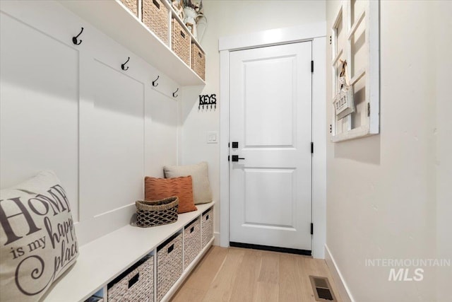 203 S Fusion Ave, Kuna, ID 83634 - mudroom with light wood-style flooring