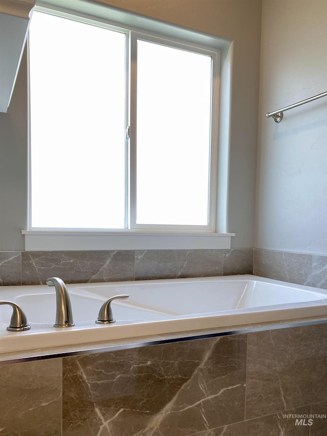 1983 Prospector Way, Twin Falls, ID 83301 - full bath with a garden tub