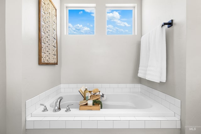 19920 Lenape Ct, Caldwell, ID 83605 - full bath featuring a garden tub