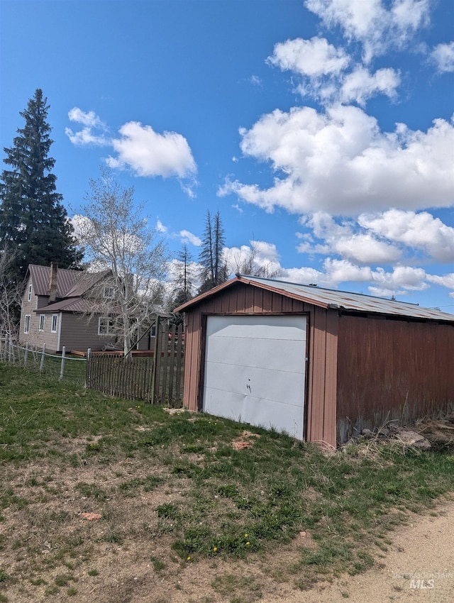 231 Willow Ave E, Fairfield, ID 83327 - detached garage with fence