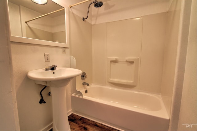 2912 S Harmony Ave, Boise, ID 83706 - full bath with wood finished floors and shower / bathtub combination