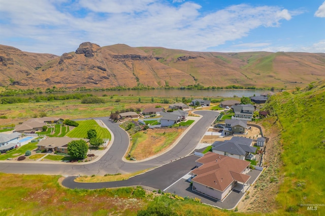 60 Appleford Ct, Asotin, WA 99402 - aerial view of property's location featuring nearby suburban area and a water and mountain view
