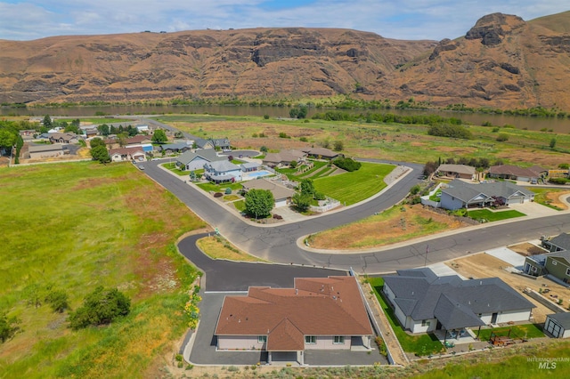 60 Appleford Ct, Asotin, WA 99402 - aerial view of property's location featuring a mountain backdrop and nearby suburban area
