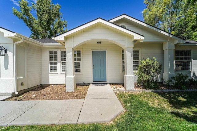 7842 Arlington Dr, Nampa, ID 83687 - entrance to property featuring a yard