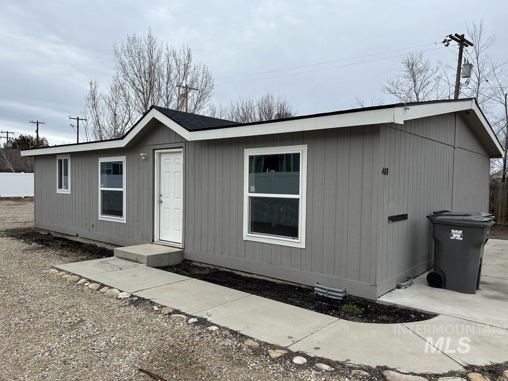 408 S Main St, Homedale, ID 83628 - view of front of house