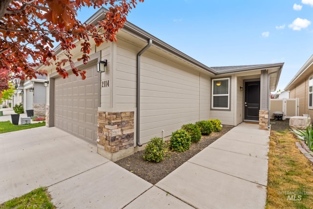 2114 W Claira Rd, Nampa, ID 83651 - view of front facade featuring stone siding