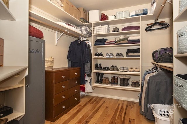 15697 Cupid Dr, Caldwell, ID 83607 - walk in closet featuring light hardwood / wood-style floors