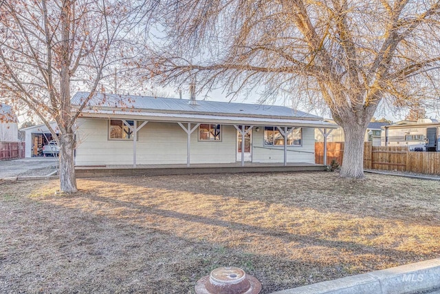 ranch-style house with a porch