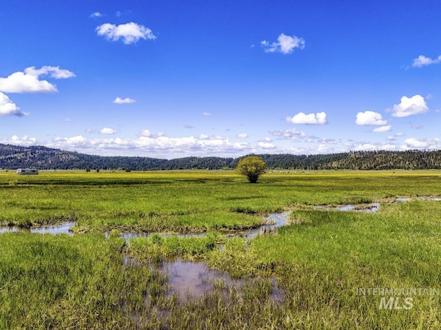 17 Gray Ln, Cascade, ID 83611