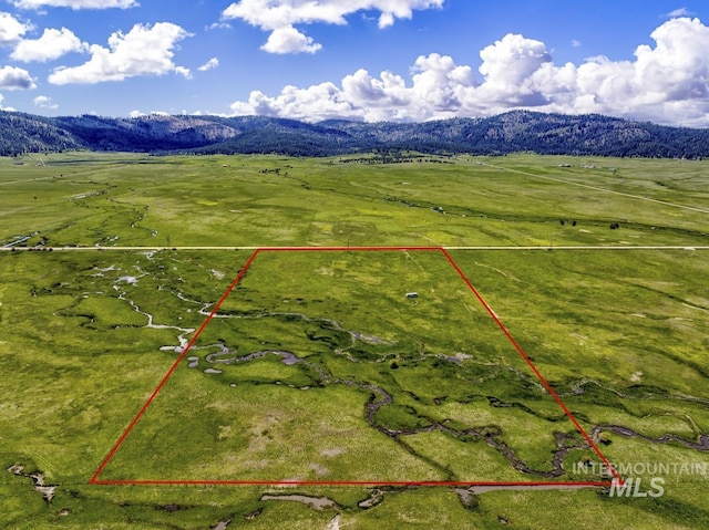 17 Gray Ln, Cascade, ID 83611