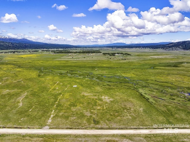 17 Gray Ln, Cascade, ID 83611