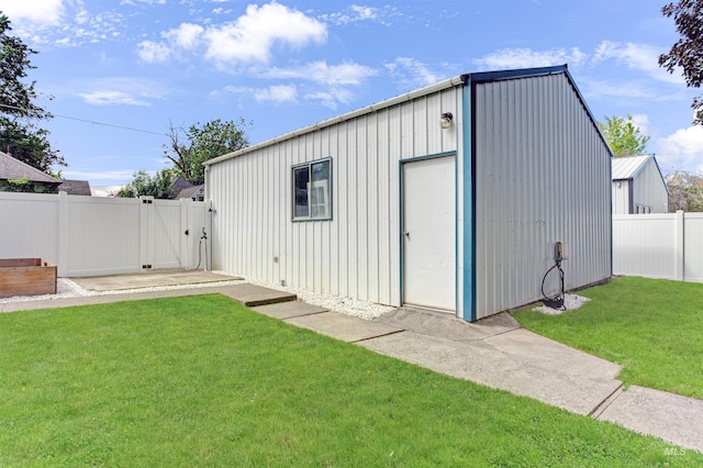 312 4th Ave, Lewiston, ID 83501 - view of outbuilding with a gate and an outdoor structure